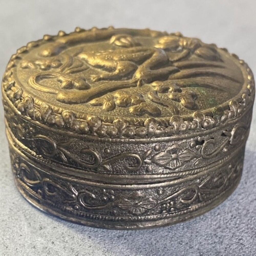 Vintage Lidded Box, featuring a detailed embossed design on its lid - Picture 2 of 3